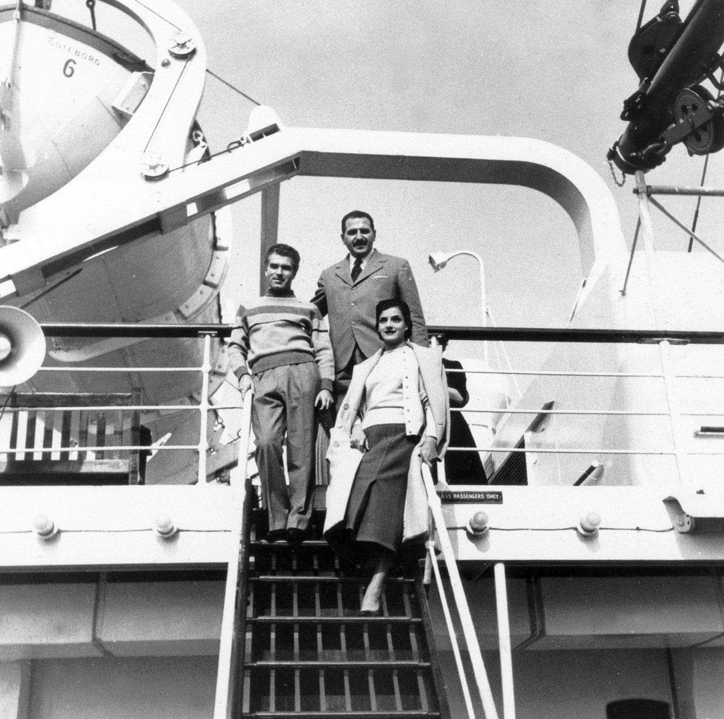 1956. Strehler, Grassi e Marina Bonfigli durante la tournée nei Paesi Scandinavi - Archivio Piccolo Teatro di Milano