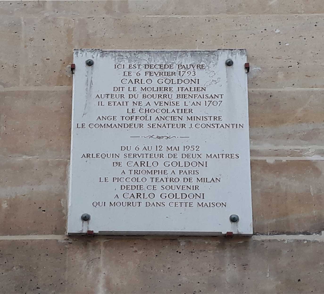 Parigi, 21 rue Dussoubs: la targa del Piccolo apposta sulla casa di Carlo Goldoni in occasione della tournée