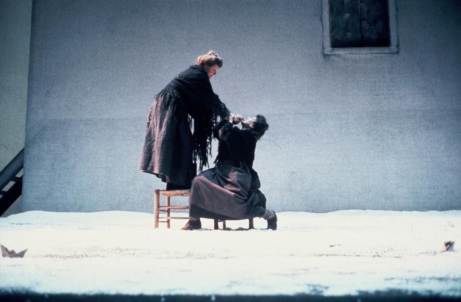Edda Valente e Rosalina Neri - Foto Ciminaghi/Archivio Piccolo Teatro di Milano 
